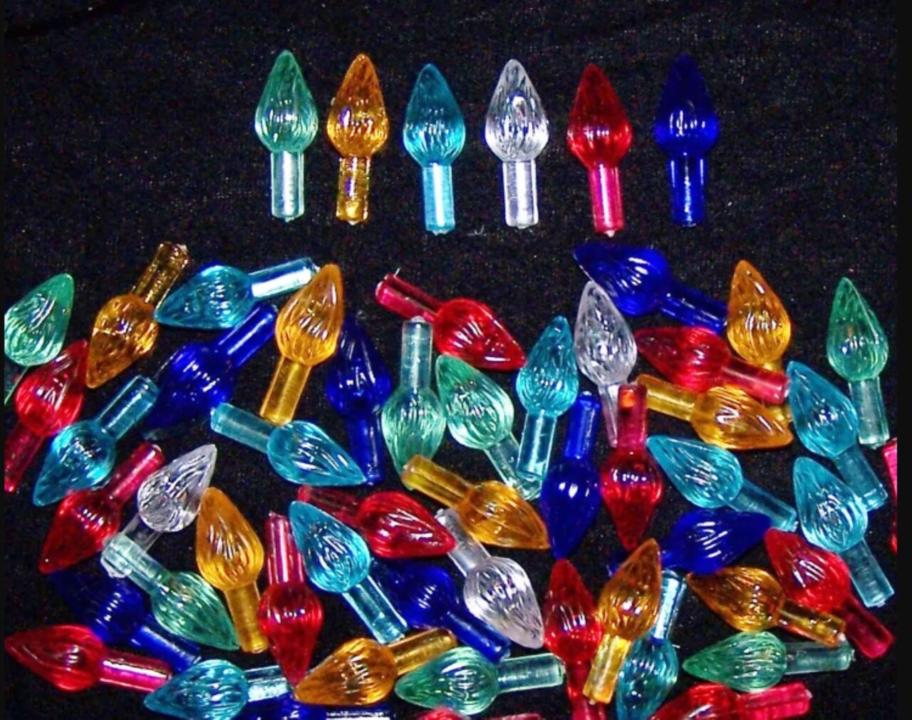 Kitcheniva 50 Pcs Med-Large Ceramic Christmas Tree Twist Flame Lights Bulbs